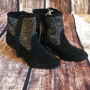 American Eagle Adorable Studded Western Cowboy Boot Booties Heels Sz 8 NWT